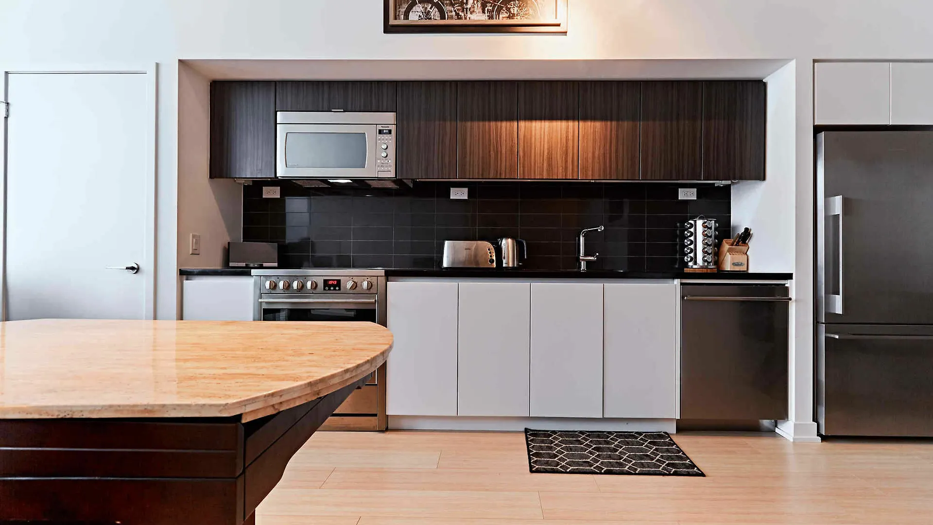 *** Hotel Guestbnb - 2 Storey 3Br Condo Entertainment Dist. Toronto Canada